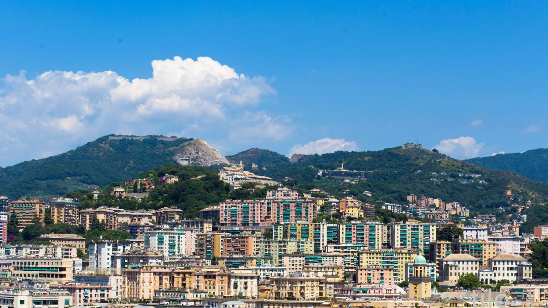 Train Station| Parking| A/C| Wifi By Tilo Apartman Genova